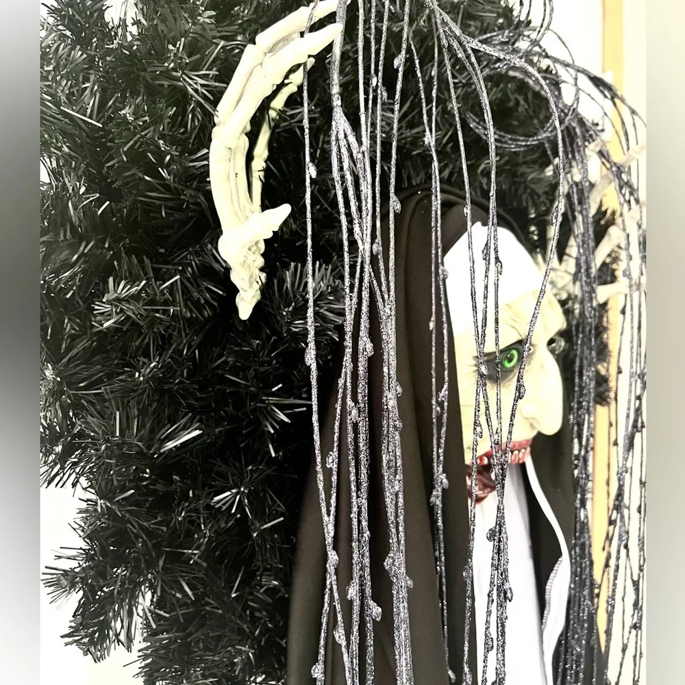 New Horror Bloody Nun Wreath Skeleton Hands Black Wreath Scary Demonic Halloween